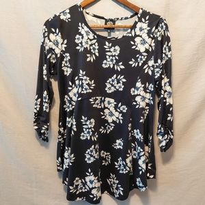 Bobeau Tunic Top Dark Blue W/ Floral Ruched Sleeves Sz L